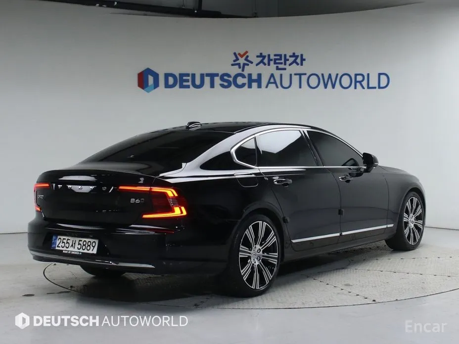 Фото 2 - Volvo S90