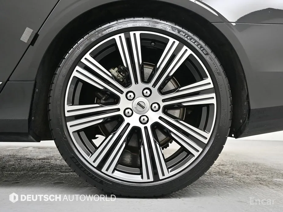 Фото 5 - Volvo S90