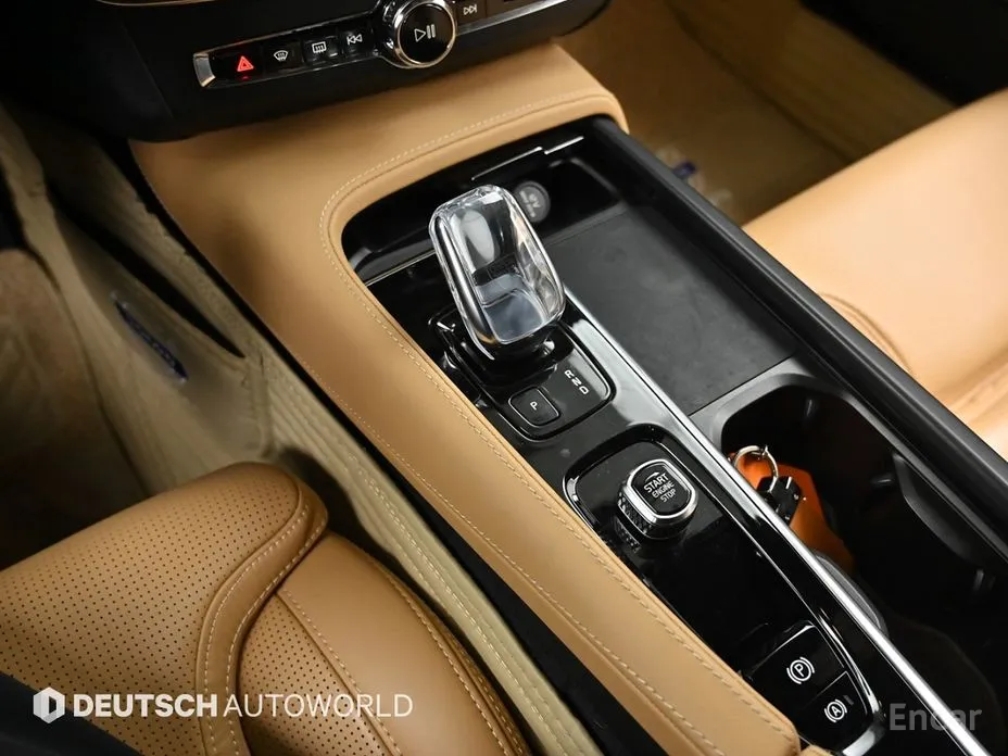 Фото 9 - Volvo S90