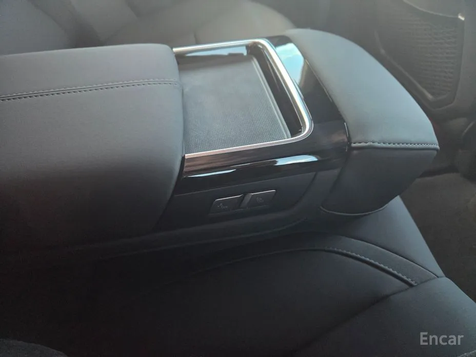 Фото 15 - Polestar 4