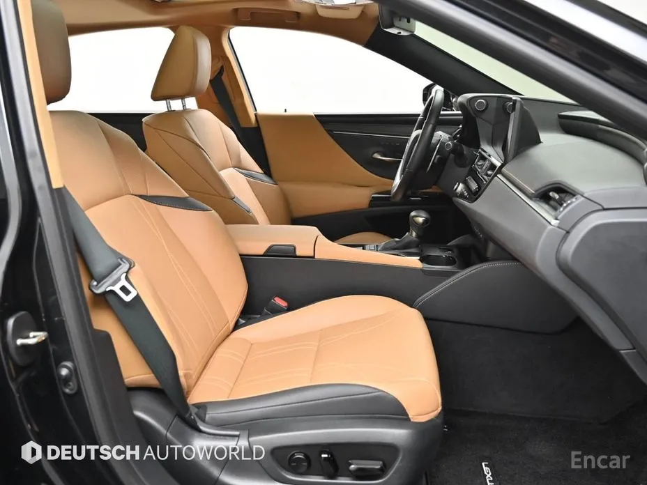 Фото 10 - Lexus ES