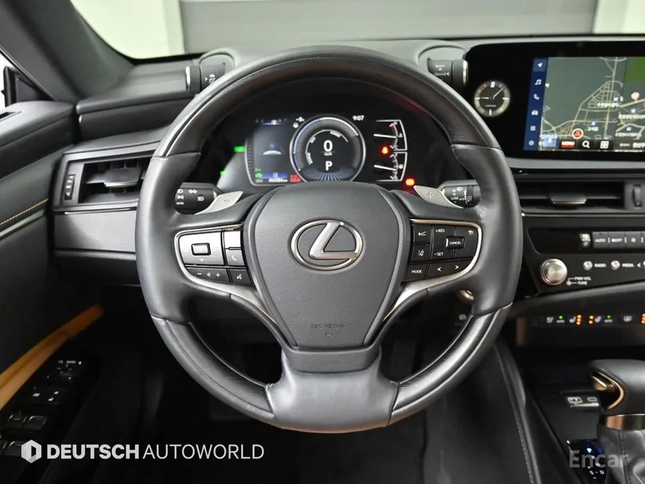 Фото 13 - Lexus ES