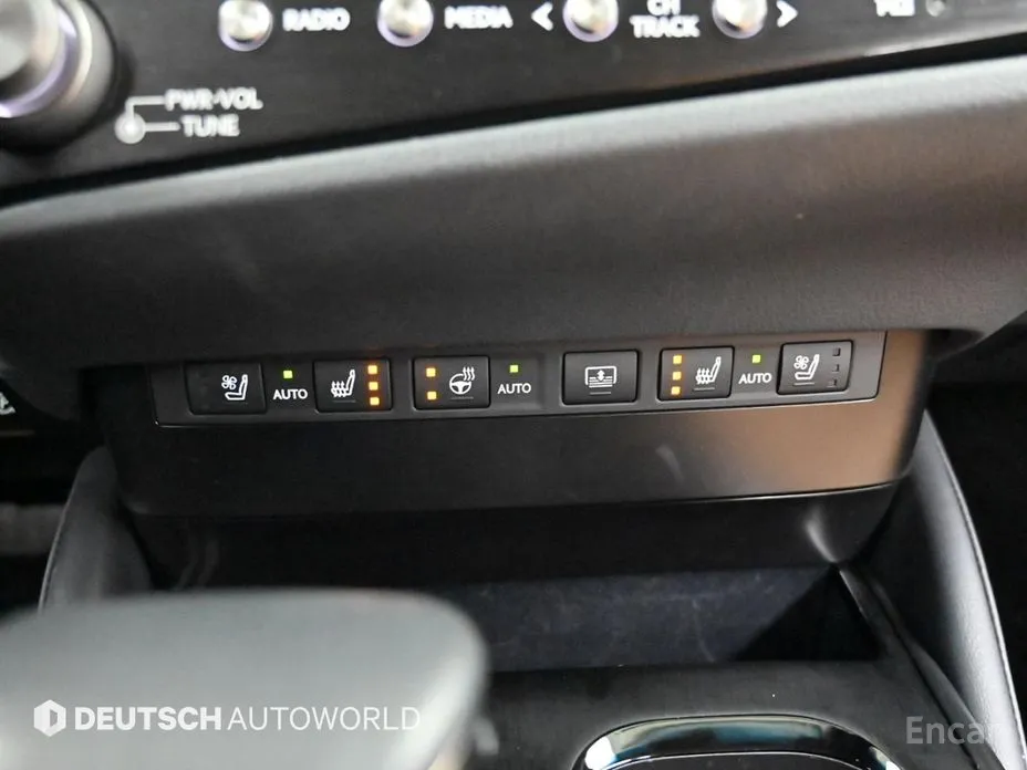 Фото 18 - Lexus ES