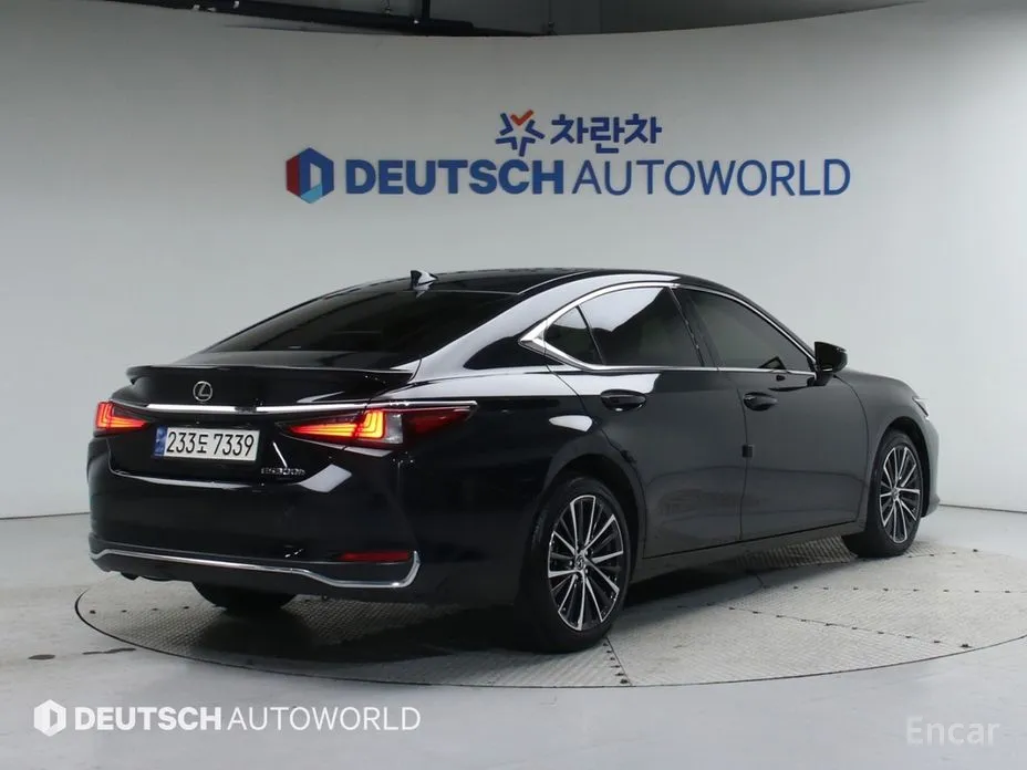 Фото 2 - Lexus ES