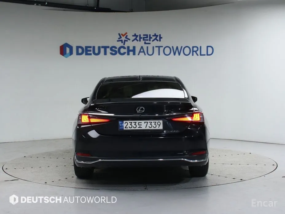 Фото 4 - Lexus ES