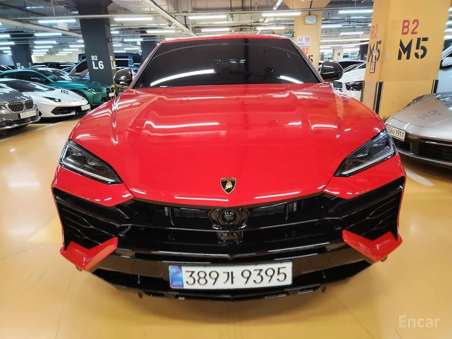 Фото 1 - Lamborghini Urus