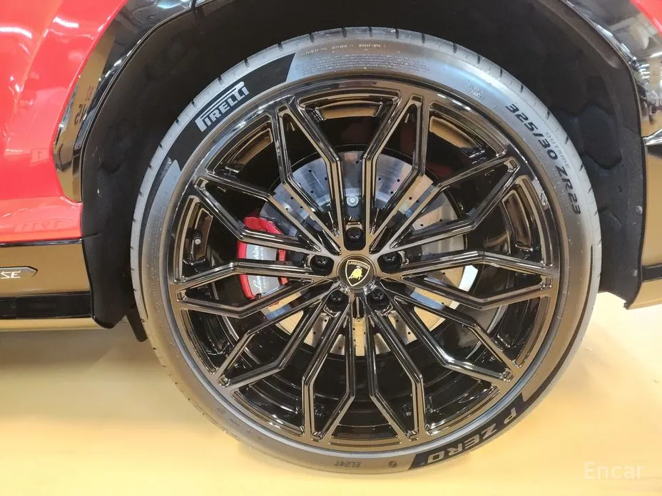 Фото 6 - Lamborghini Urus