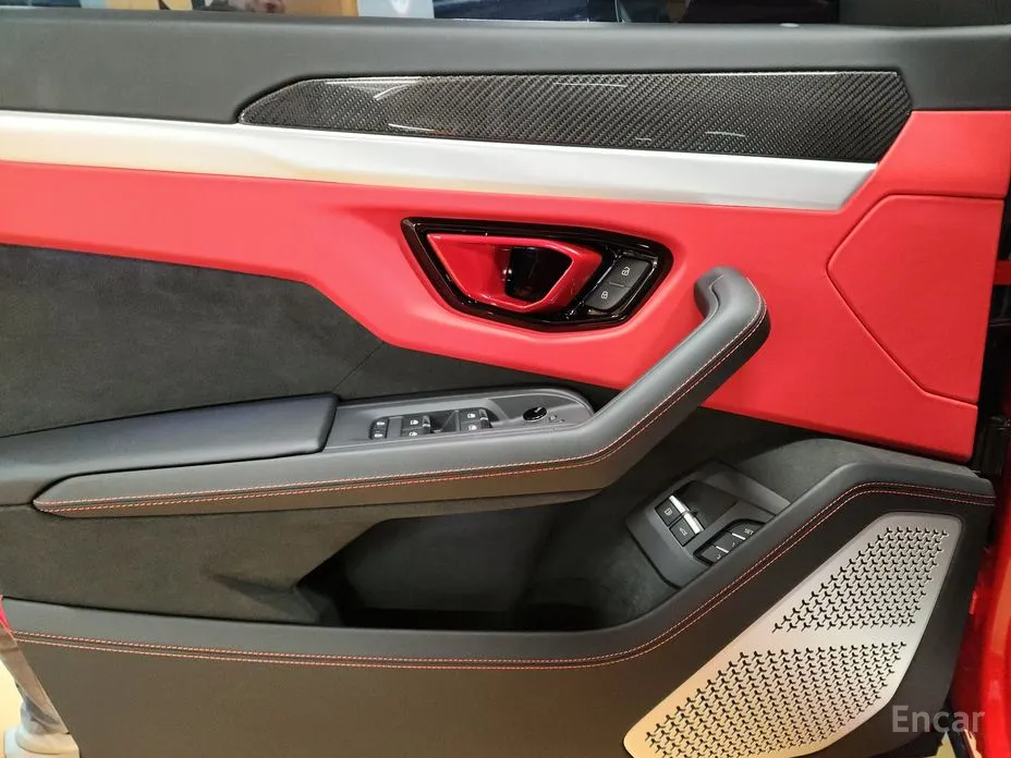 Фото 9 - Lamborghini Urus