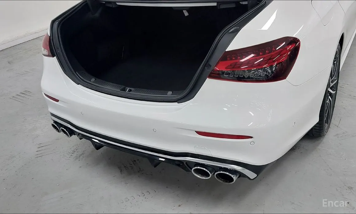 Фото 11 - Mercedes-Benz E-Class