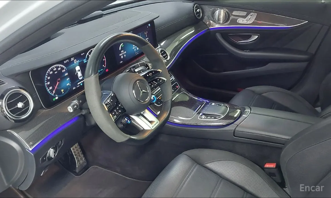 Фото 13 - Mercedes-Benz E-Class