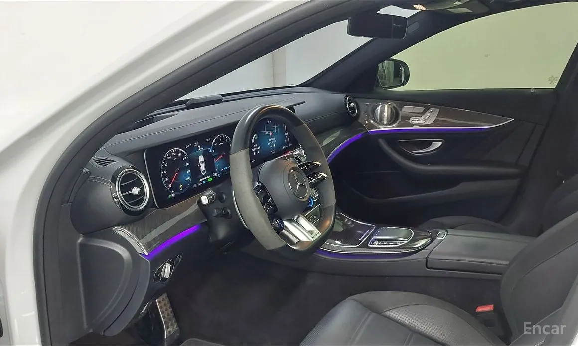 Фото 14 - Mercedes-Benz E-Class