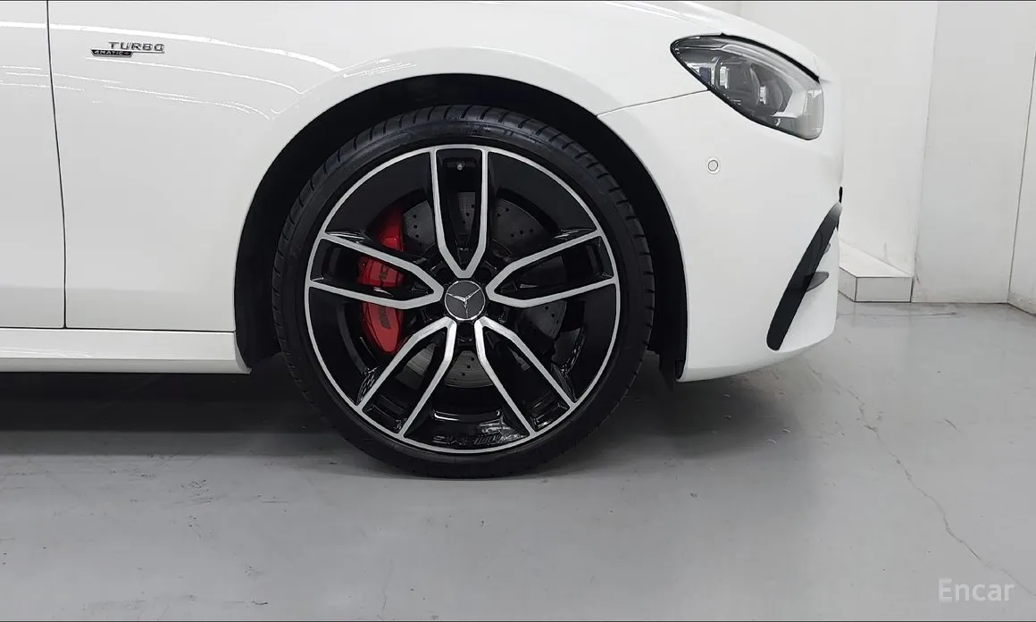 Фото 5 - Mercedes-Benz E-Class