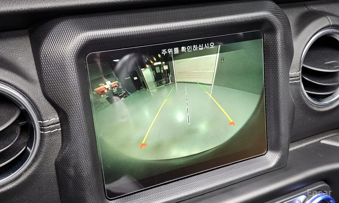 Фото 16 - Jeep Wrangler