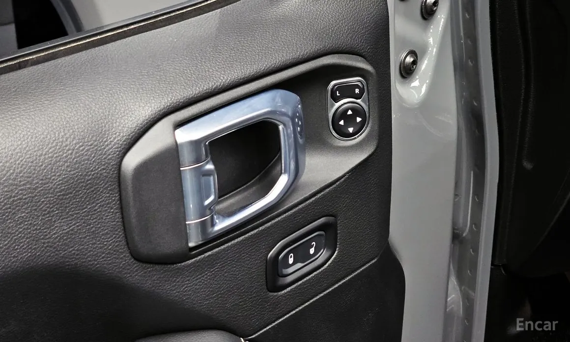 Фото 20 - Jeep Wrangler