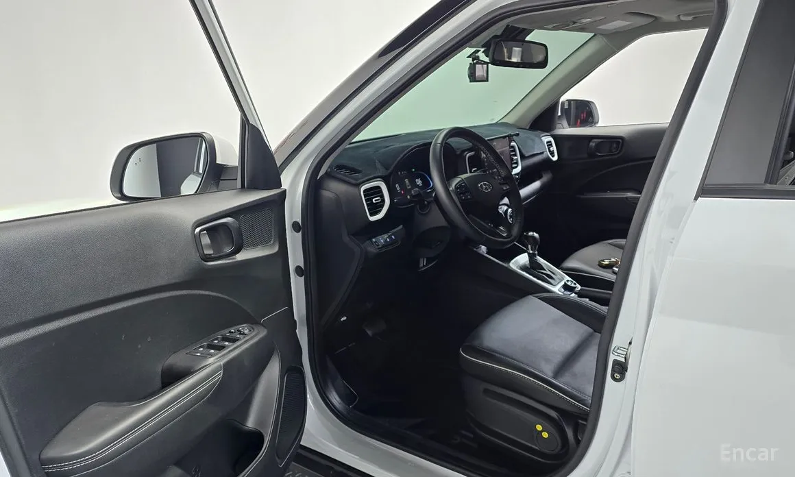 Фото 10 - Hyundai Venue