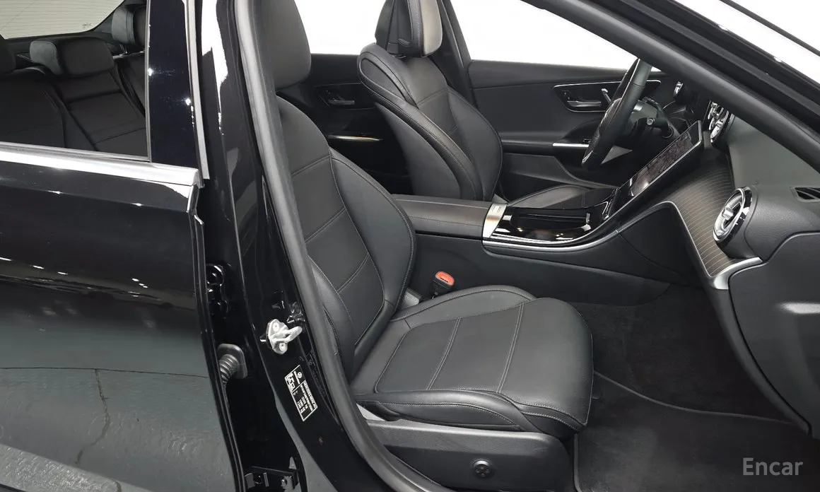 Фото 10 - Mercedes-Benz C-Class