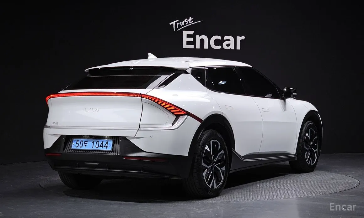 Фото 2 - Kia EV6