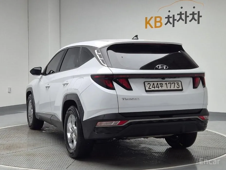 Photo 2 - Hyundai Tucson