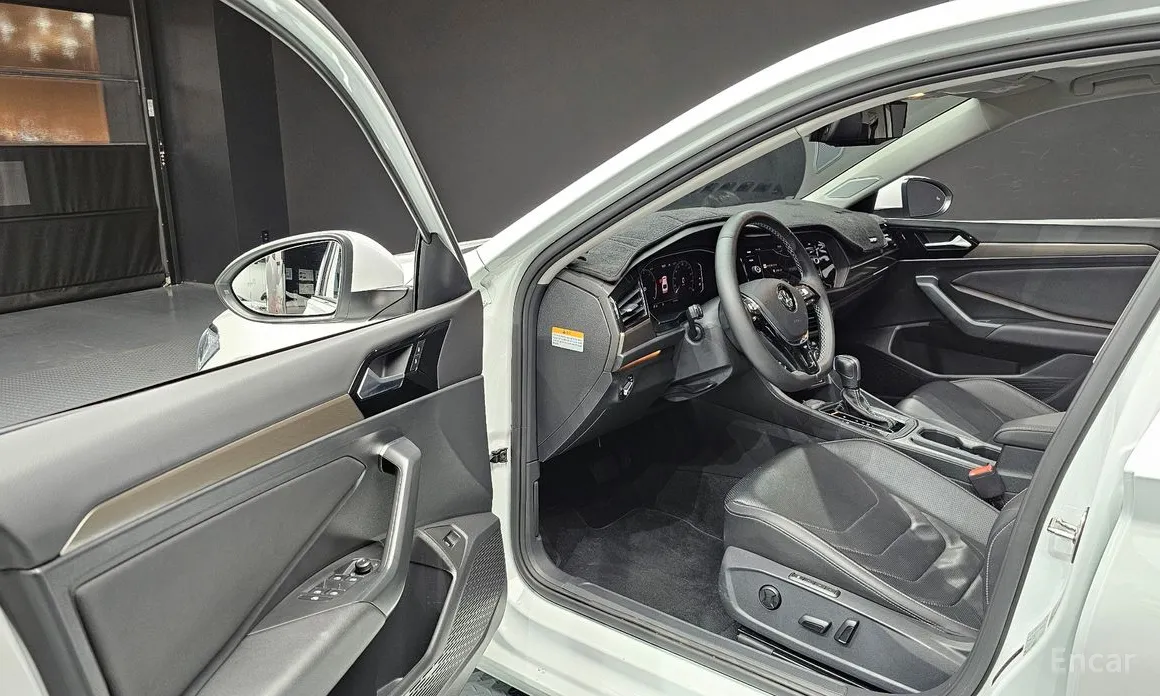 Фото 11 - Volkswagen Jetta