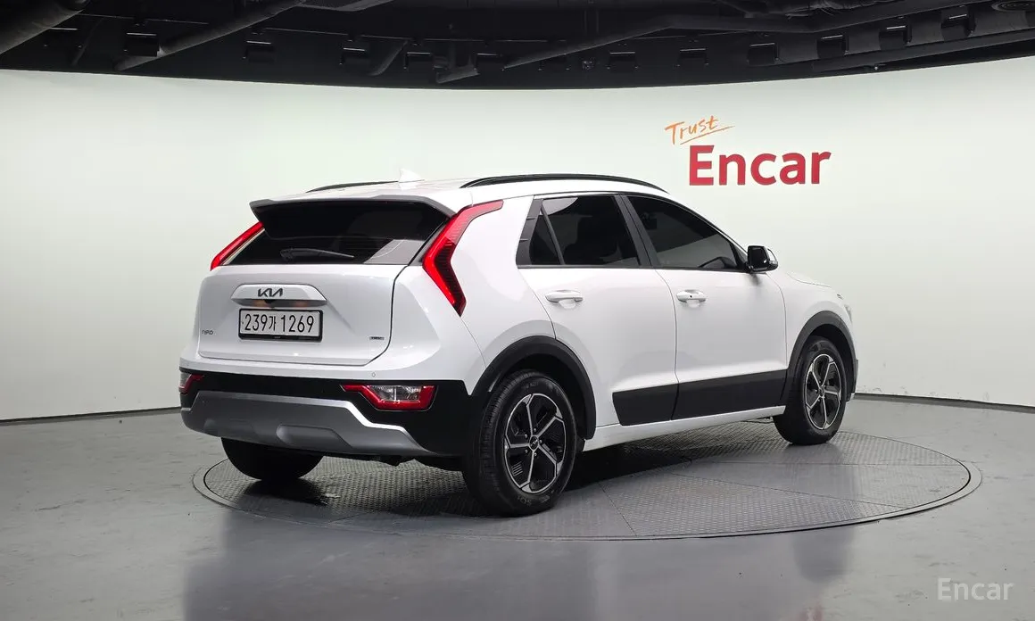 Фото 2 - Kia Niro