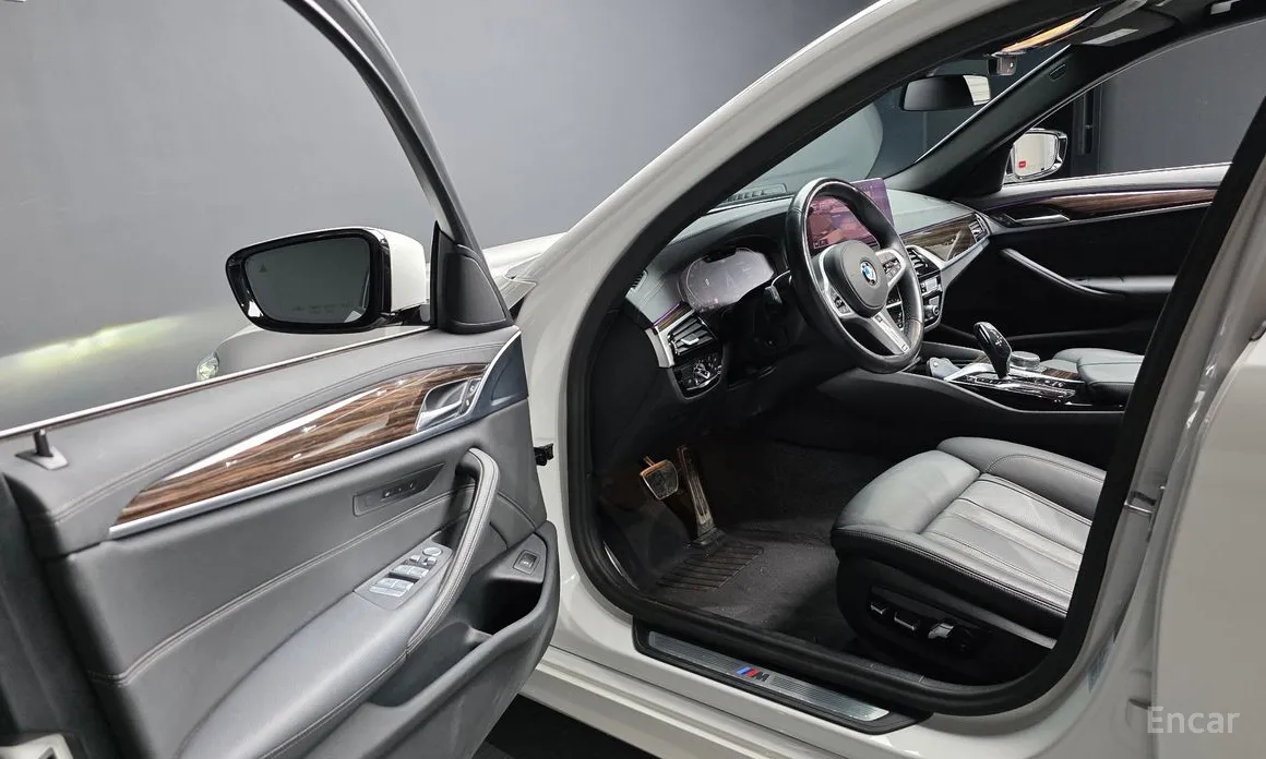 Фото 10 - BMW 5 Series