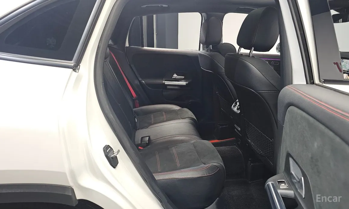 Фото 12 - Mercedes-Benz GLA-Class