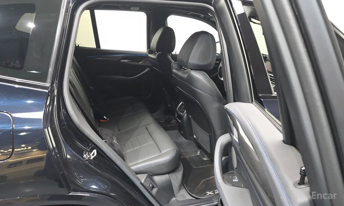 Фото 12 - BMW iX3