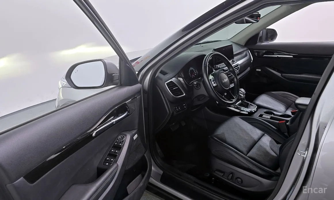 Фото 10 - Kia Seltos