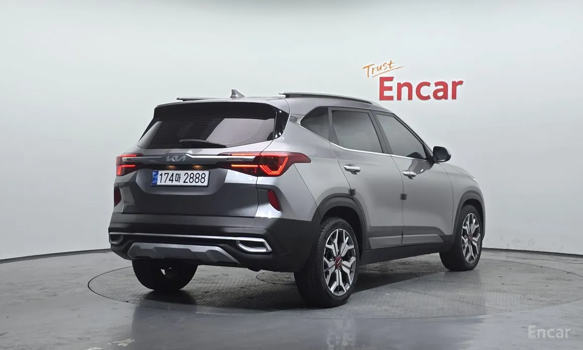 Фото 2 - Kia Seltos