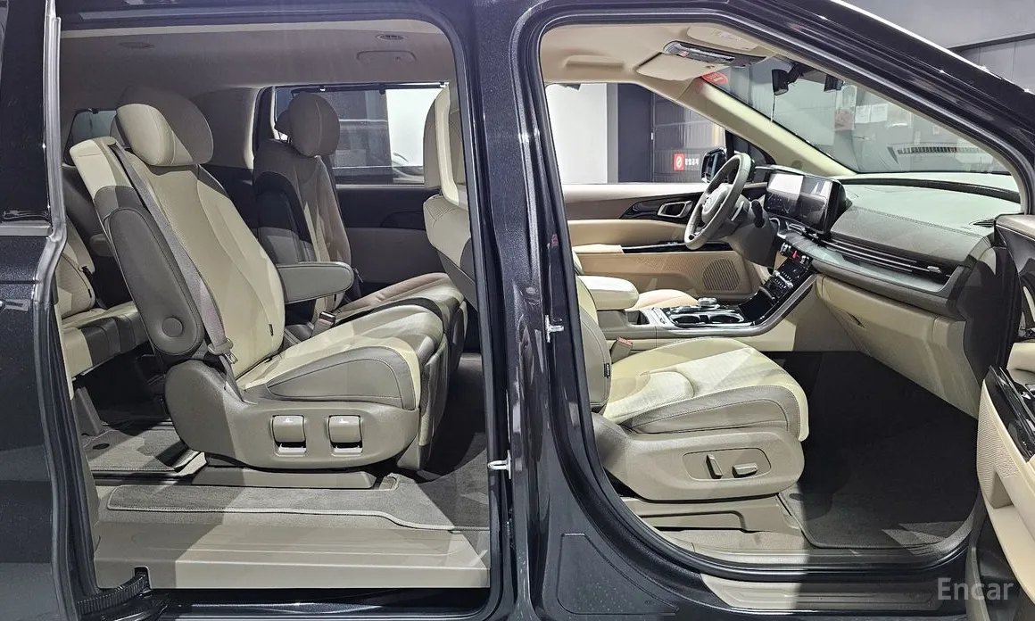 Фото 10 - Kia Carnival