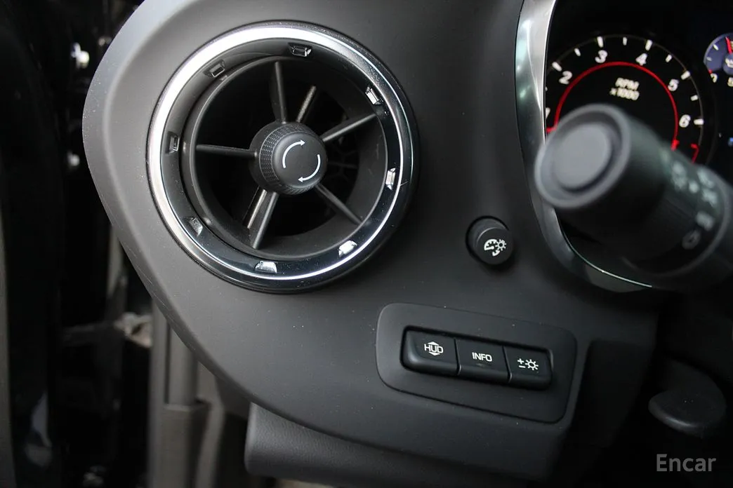 Фото 12 - Chevrolet Camaro