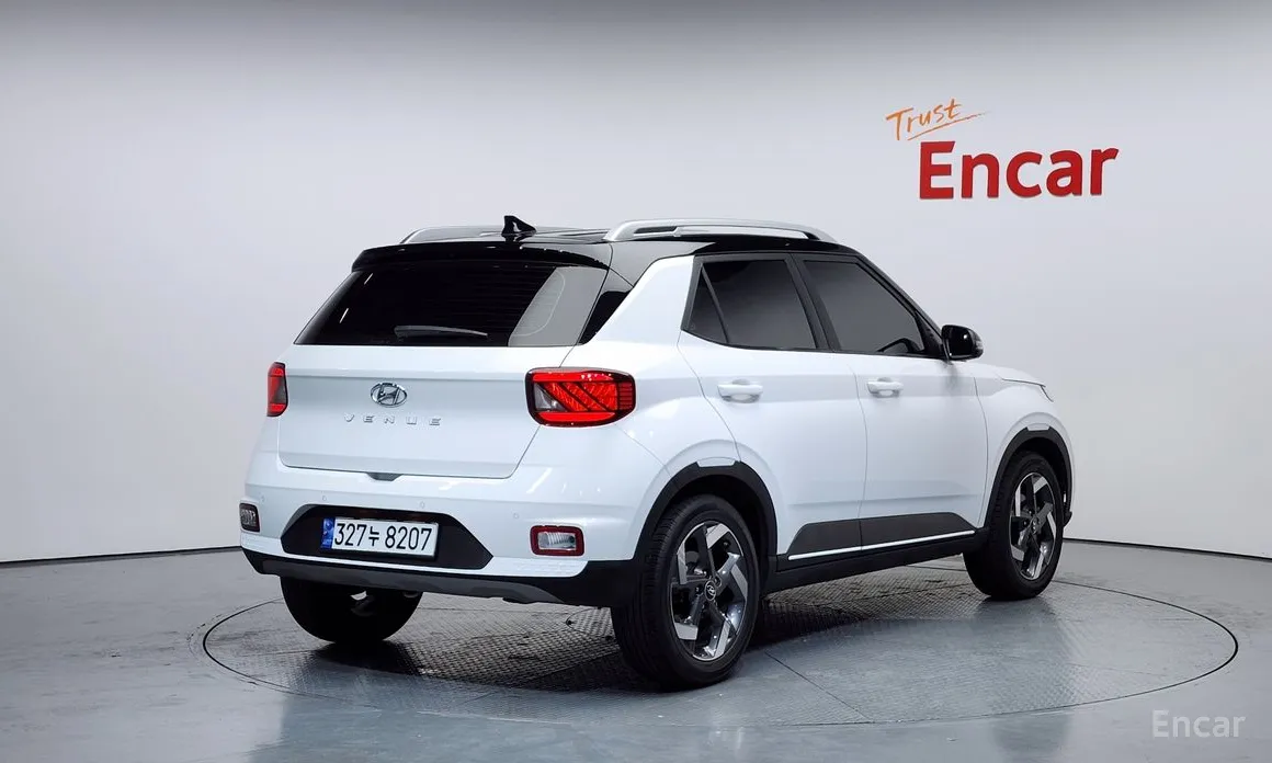 Фото 2 - Hyundai Venue