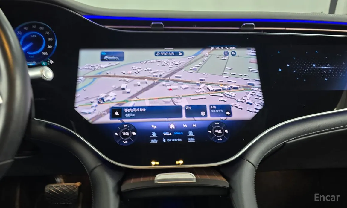 Фото 14 - Mercedes-Benz EQS