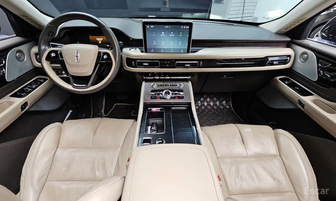 Фото 7 - Lincoln Aviator