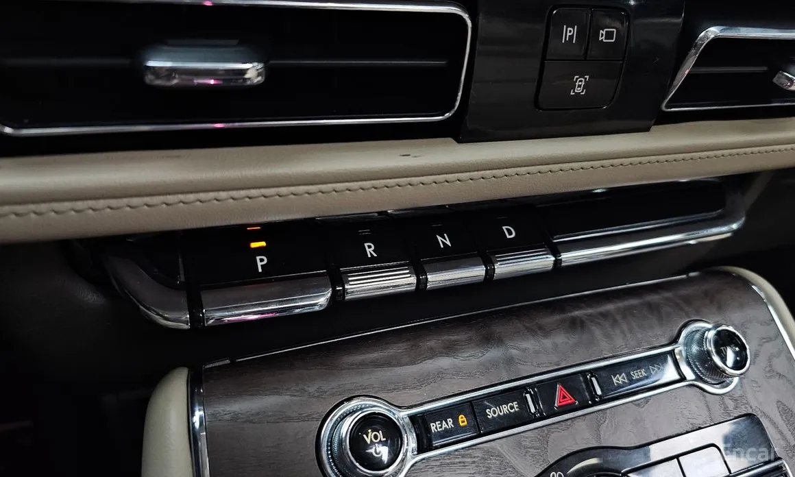 Фото 9 - Lincoln Aviator