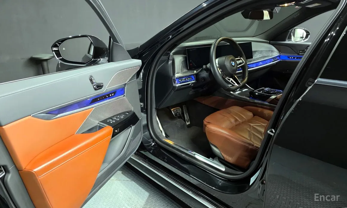 Фото 10 - BMW 7 Series