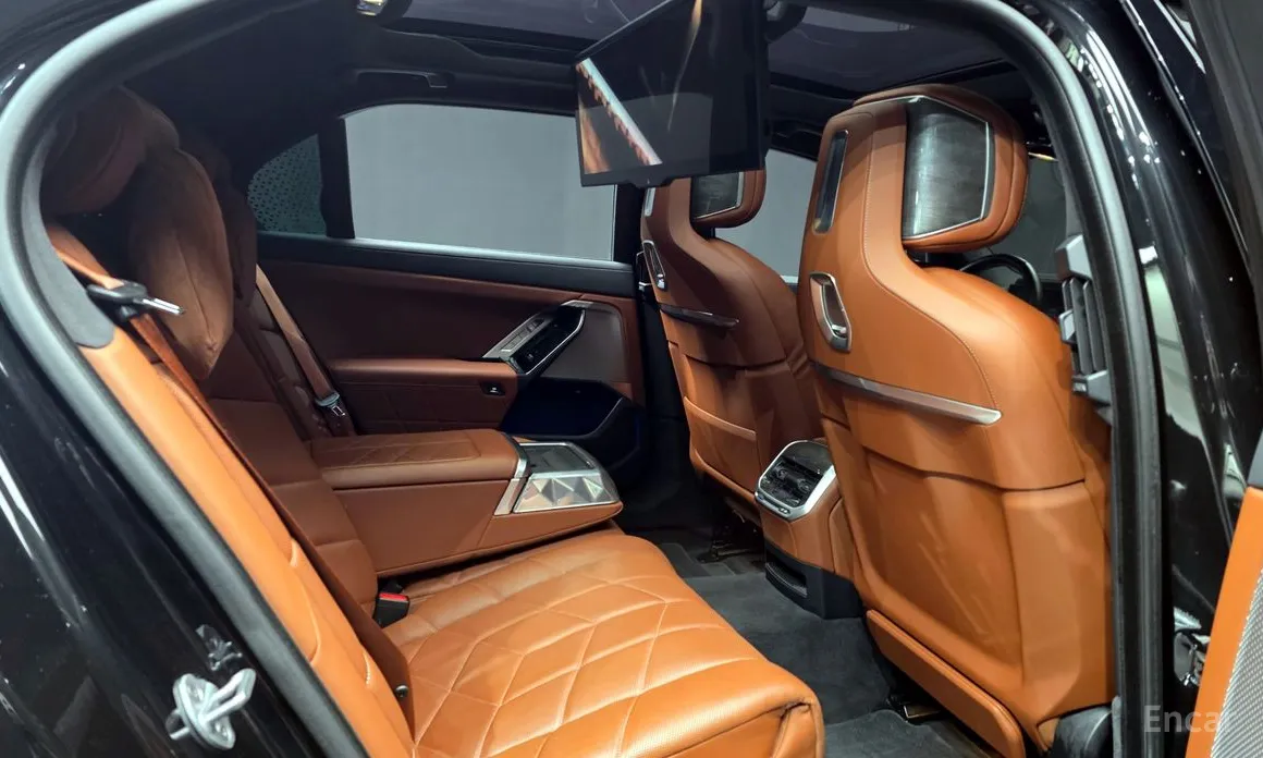 Фото 12 - BMW 7 Series