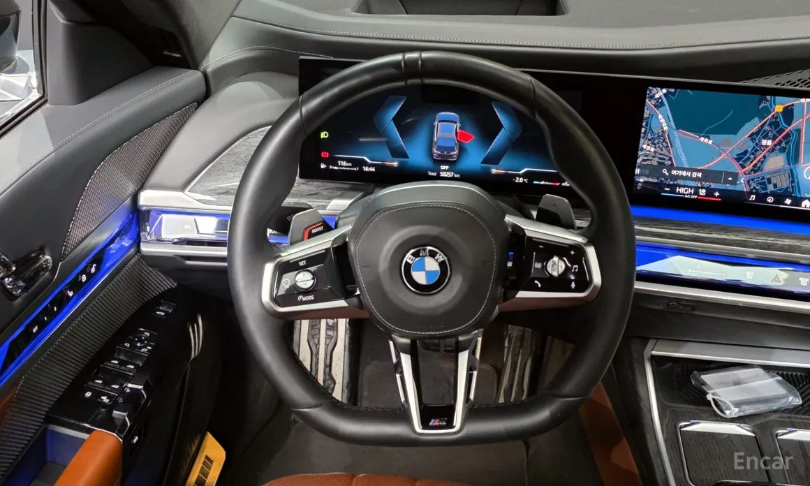 Фото 13 - BMW 7 Series