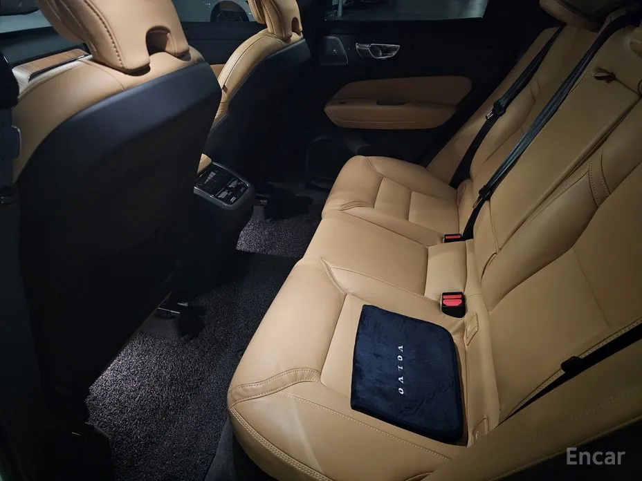 Фото 14 - Volvo XC60