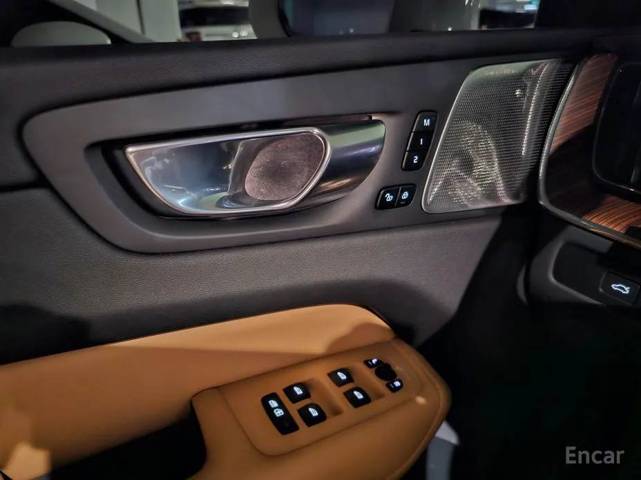 Фото 16 - Volvo XC60