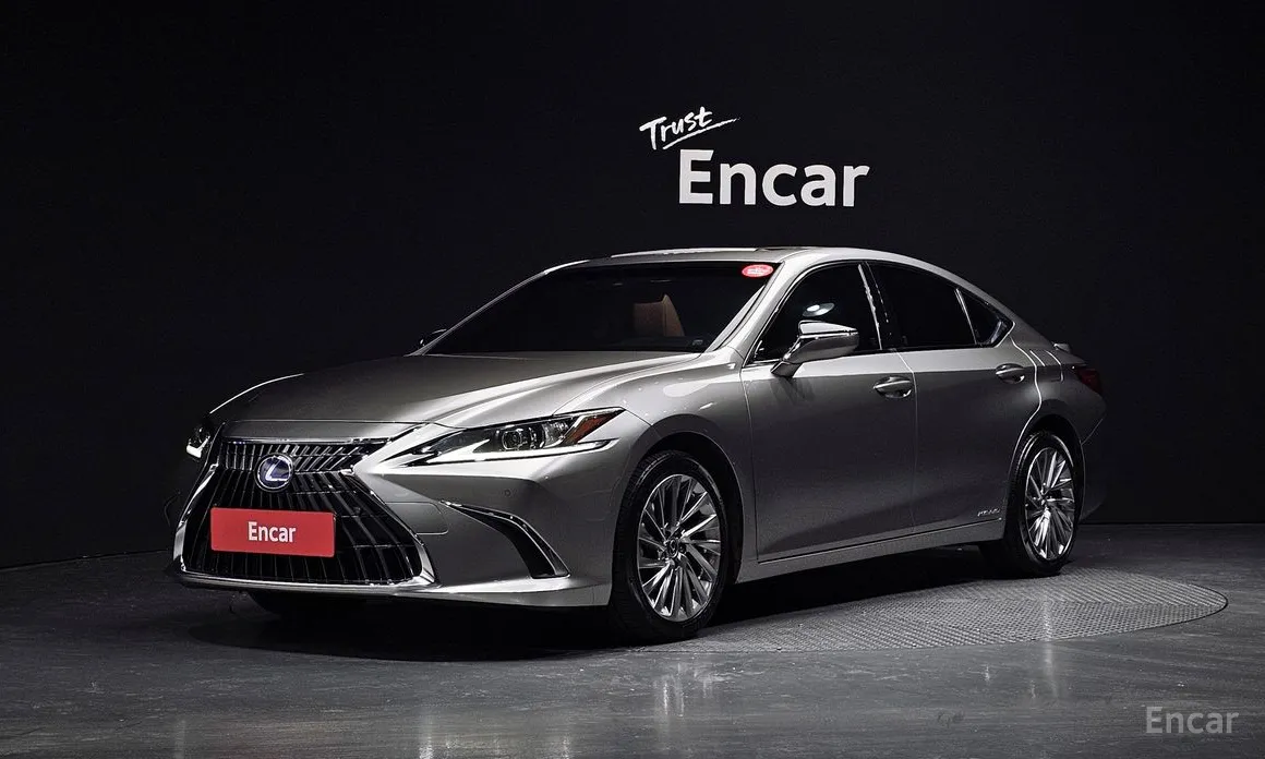 Фото 1 - Lexus ES