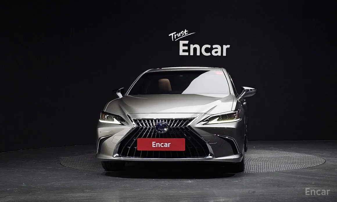 Фото 3 - Lexus ES