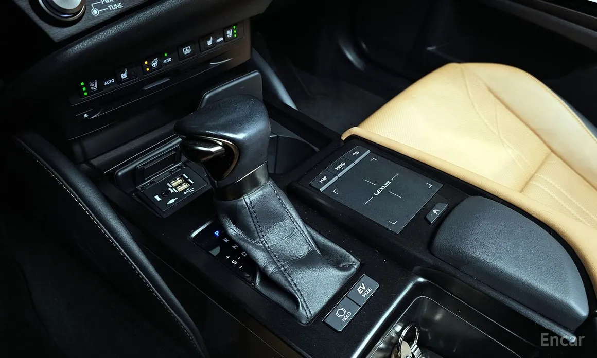 Фото 9 - Lexus ES