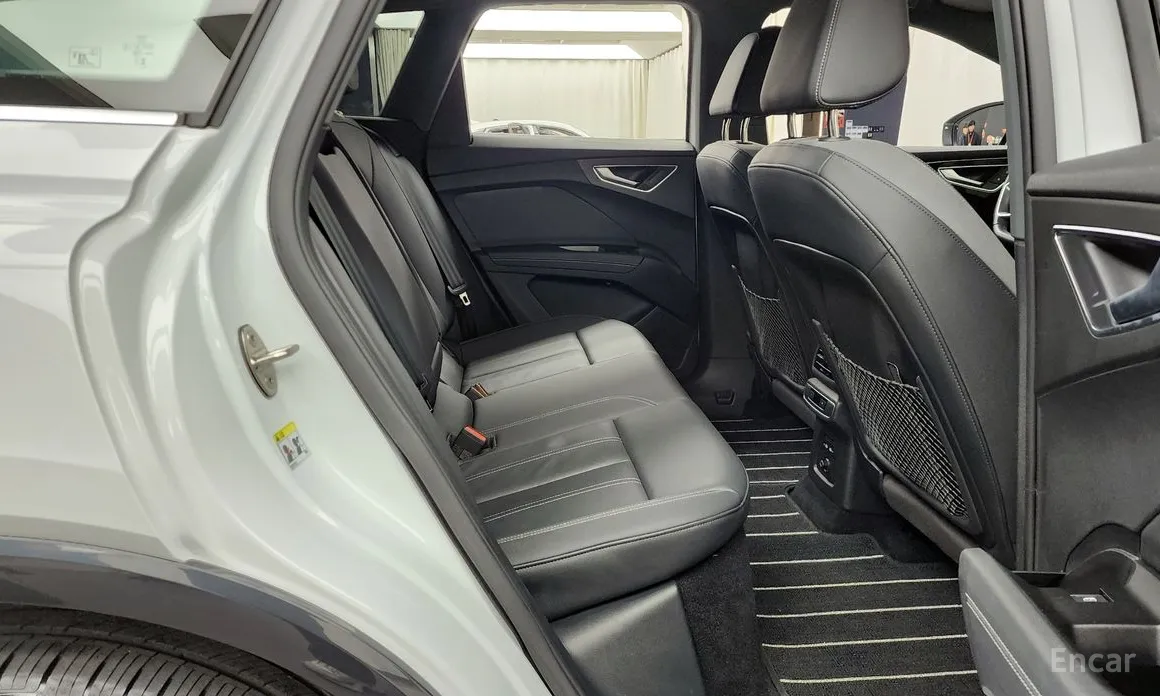 Фото 12 - Audi Q4 e-tron