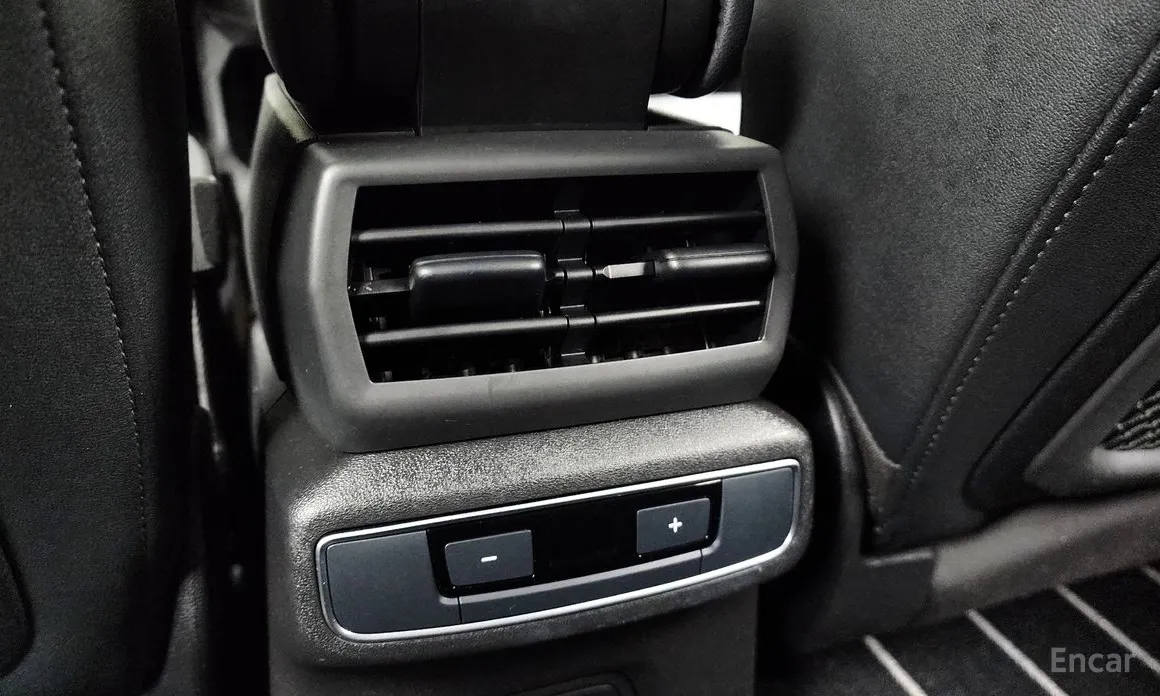 Фото 19 - Audi Q4 e-tron