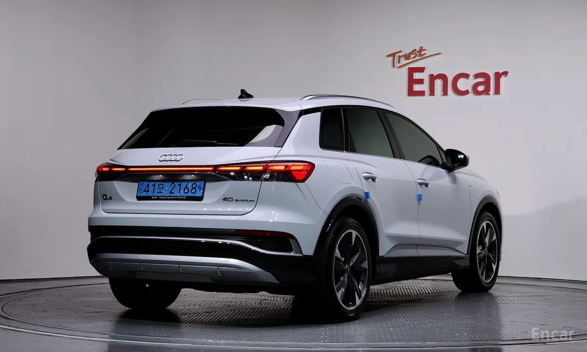 Фото 2 - Audi Q4 e-tron