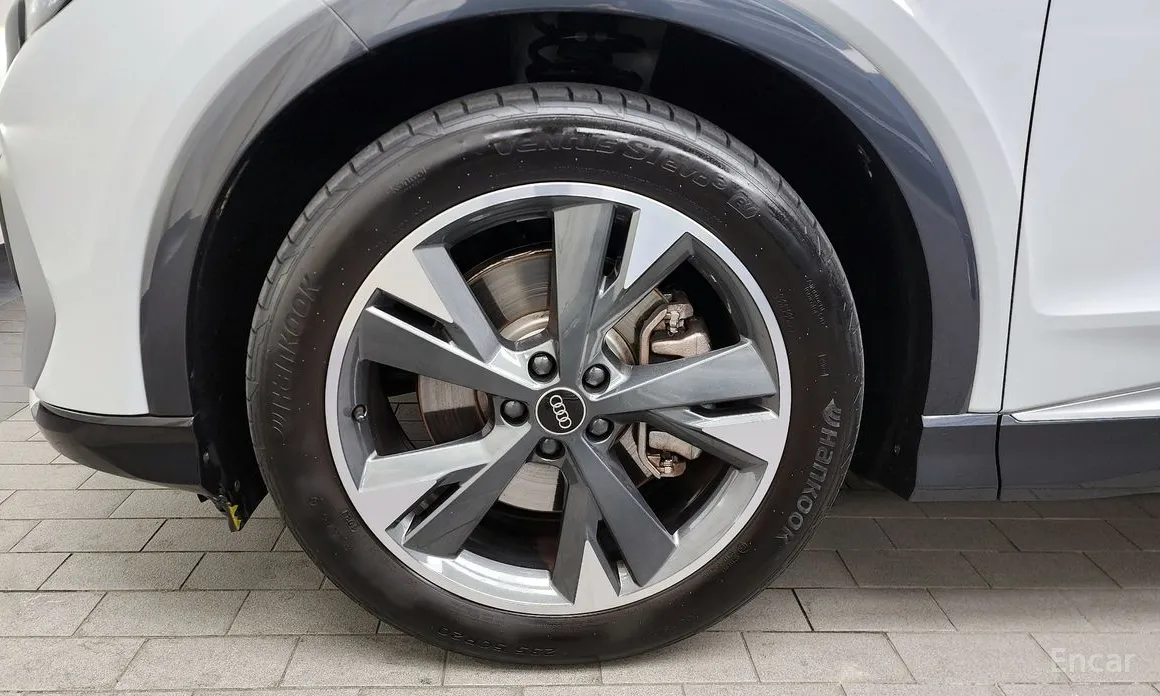Фото 5 - Audi Q4 e-tron