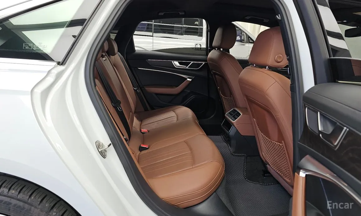 Фото 12 - Audi A6