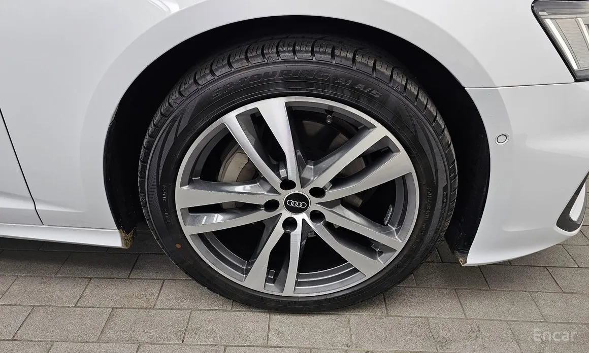 Фото 5 - Audi A6