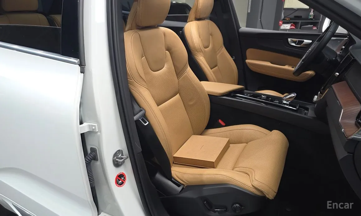 Фото 10 - Volvo XC60